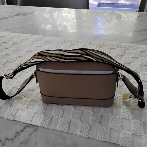 Michael Michael Kors Jet Set Charm Large Dome Crossbody.   NWT - Picture 4 of 6